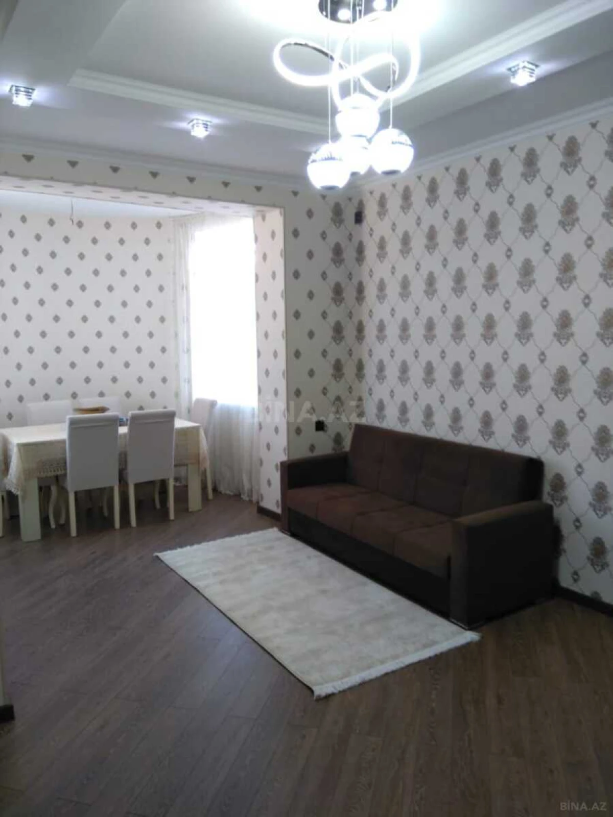 Satılır 9 otaqlı həyət evi 250 m²