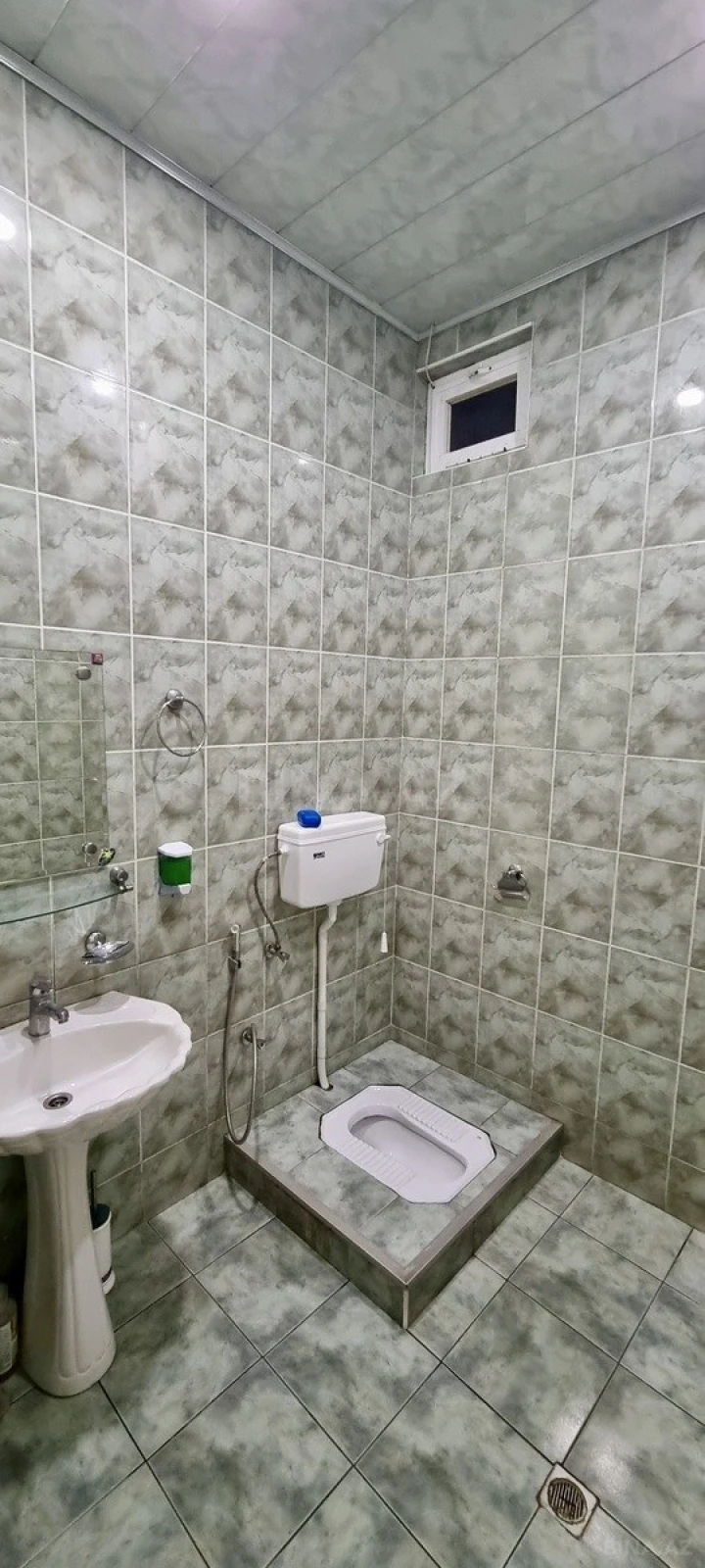 Satılır obyekt 230 m²