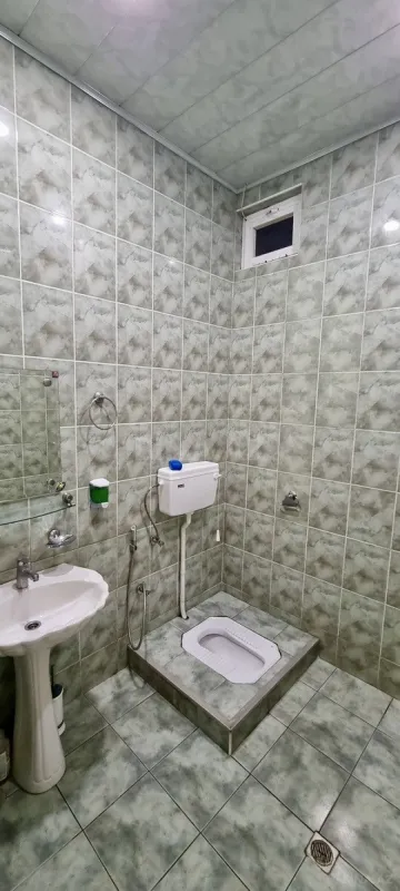 Satılır obyekt 230 m²