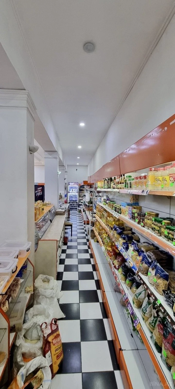 Satılır obyekt 230 m²