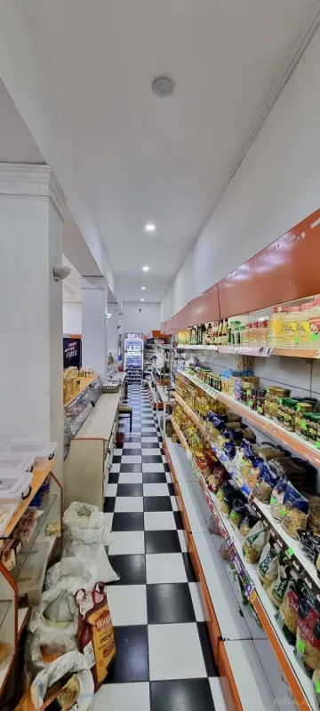 Satılır obyekt 230 m²