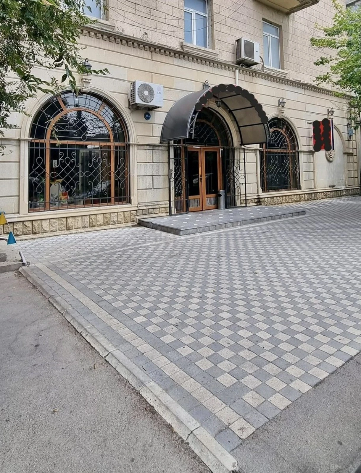 Satılır obyekt 230 m²