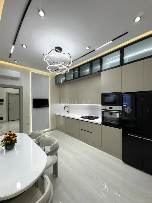 Satılır 2 otaqlı mənzil 90 m²