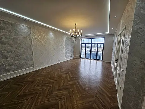 Satılır 4 otaqlı həyət evi 300 m²