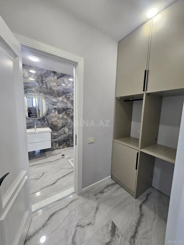 Satılır 4 otaqlı həyət evi 300 m²