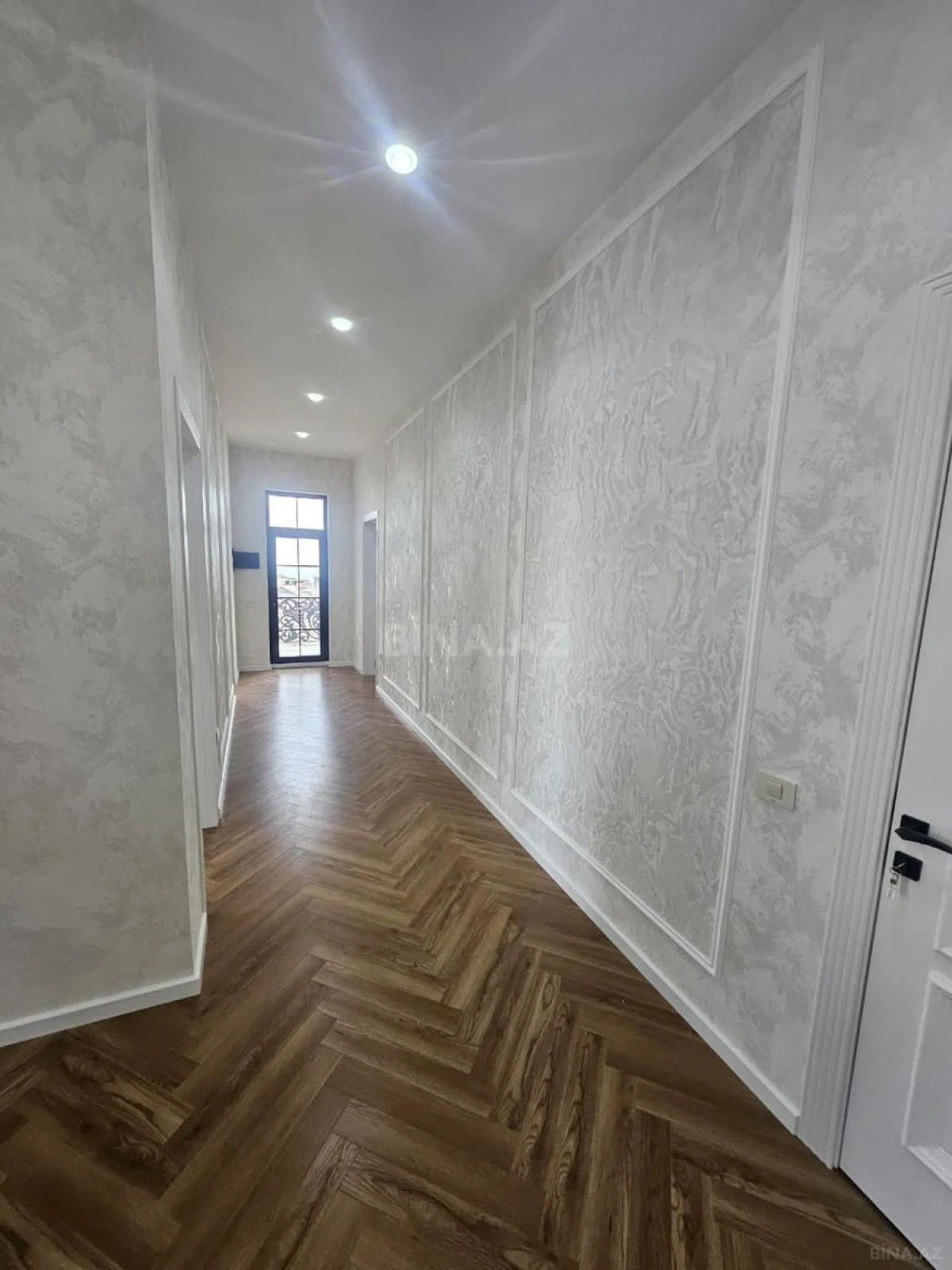 Satılır 4 otaqlı həyət evi 300 m²