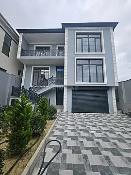 Satılır 4 otaqlı həyət evi 300 m²
