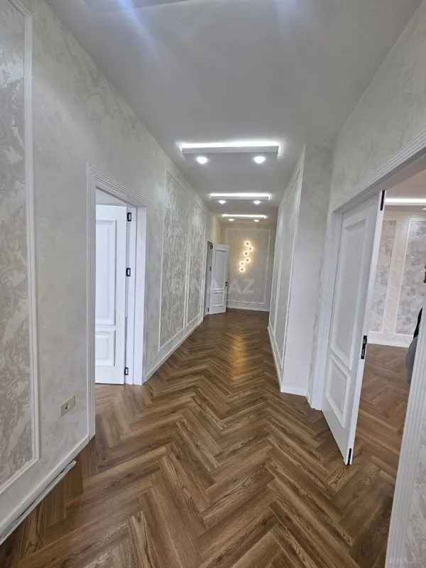 Satılır 4 otaqlı həyət evi 300 m²