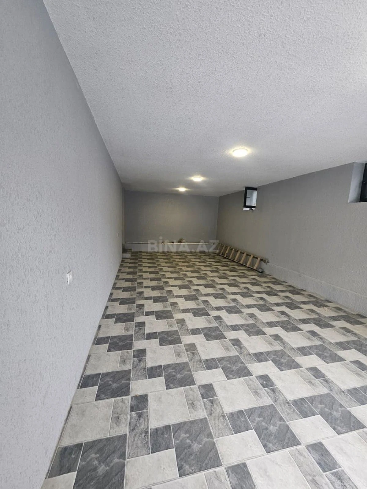 Satılır 4 otaqlı həyət evi 300 m²