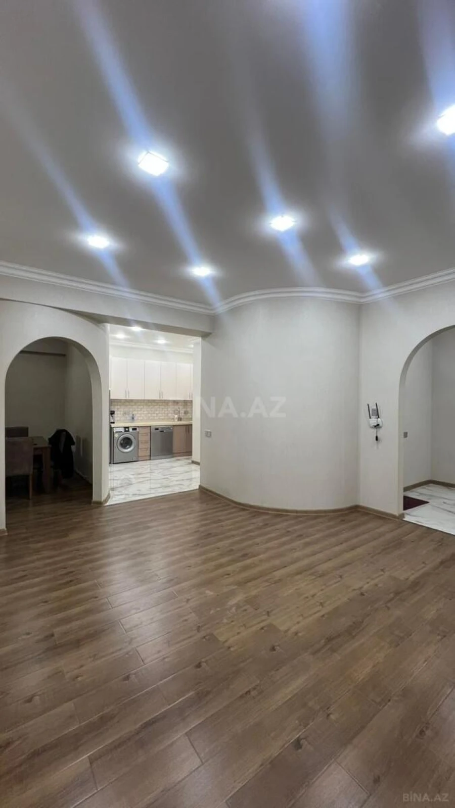 Satılır 3 otaqlı mənzil 114 m²