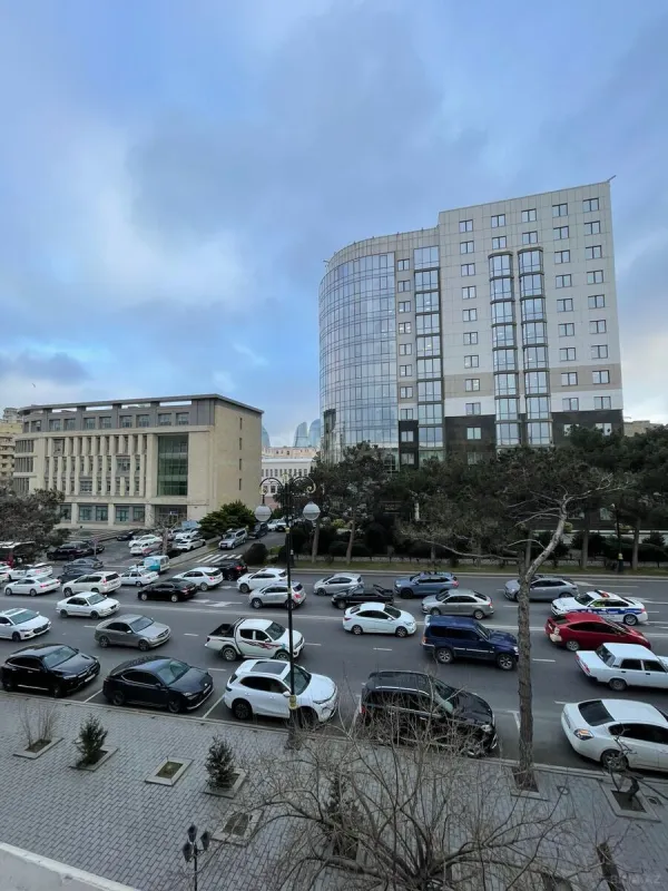 Satılır 3 otaqlı mənzil 100 m²