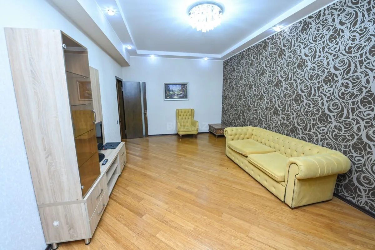 Satılır 2 otaqlı mənzil 92 m²
