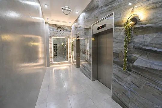 Satılır 2 otaqlı mənzil 92 m²