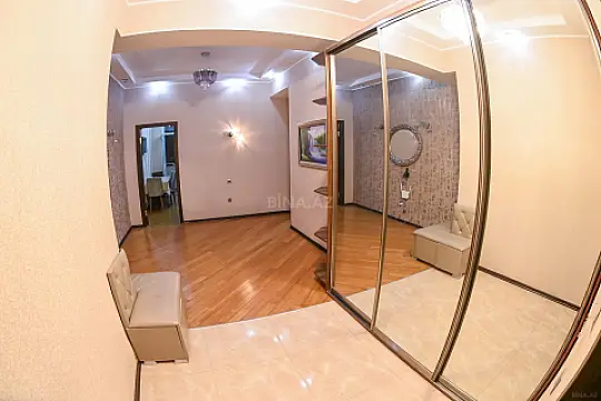 Satılır 2 otaqlı mənzil 92 m²