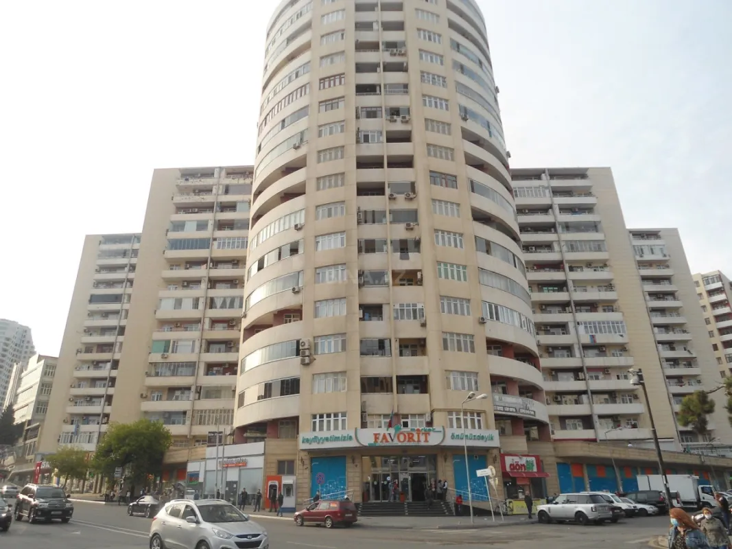 Satılır 2 otaqlı mənzil 92 m²
