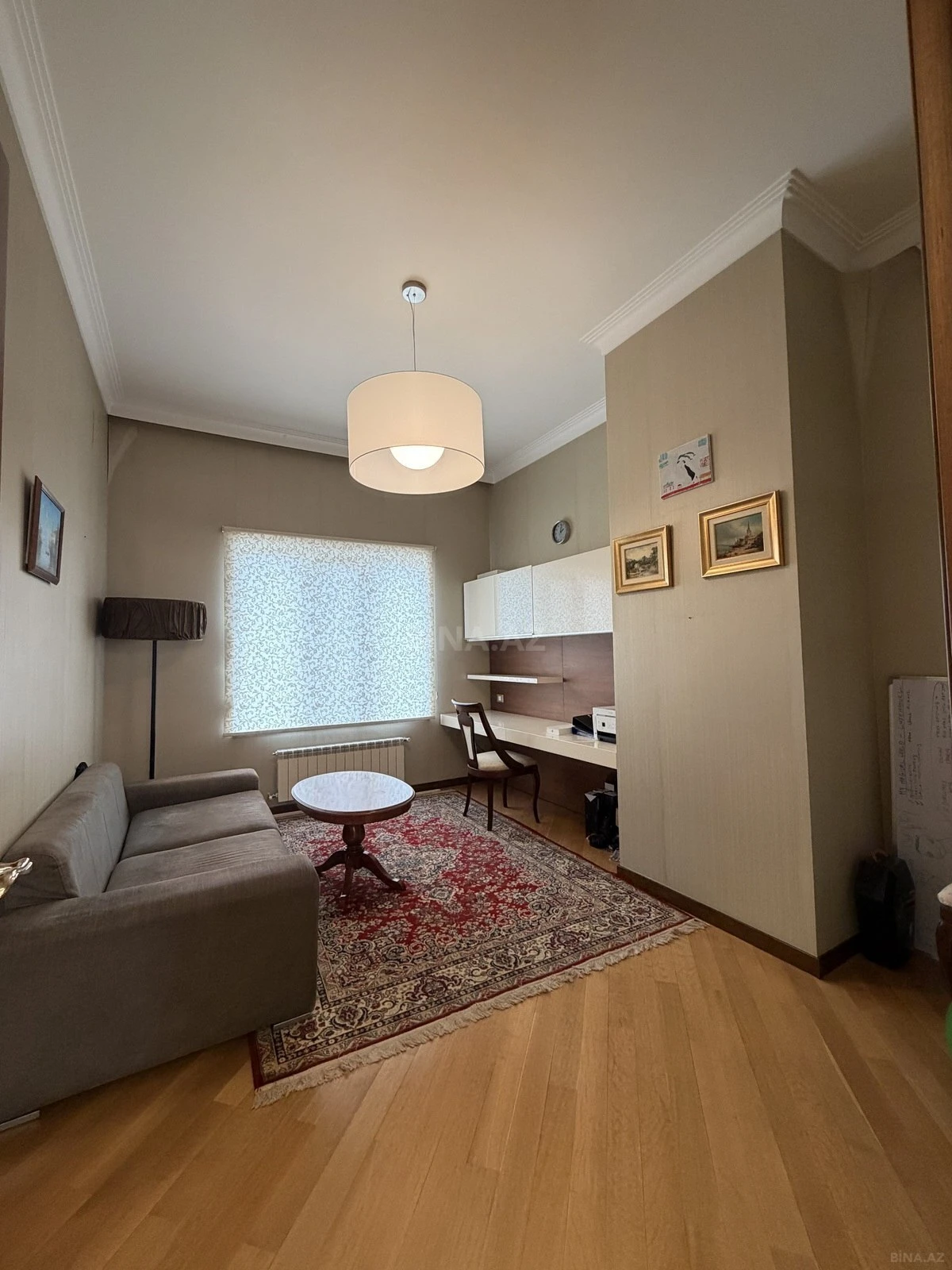 Satılır 5 otaqlı mənzil 300 m²