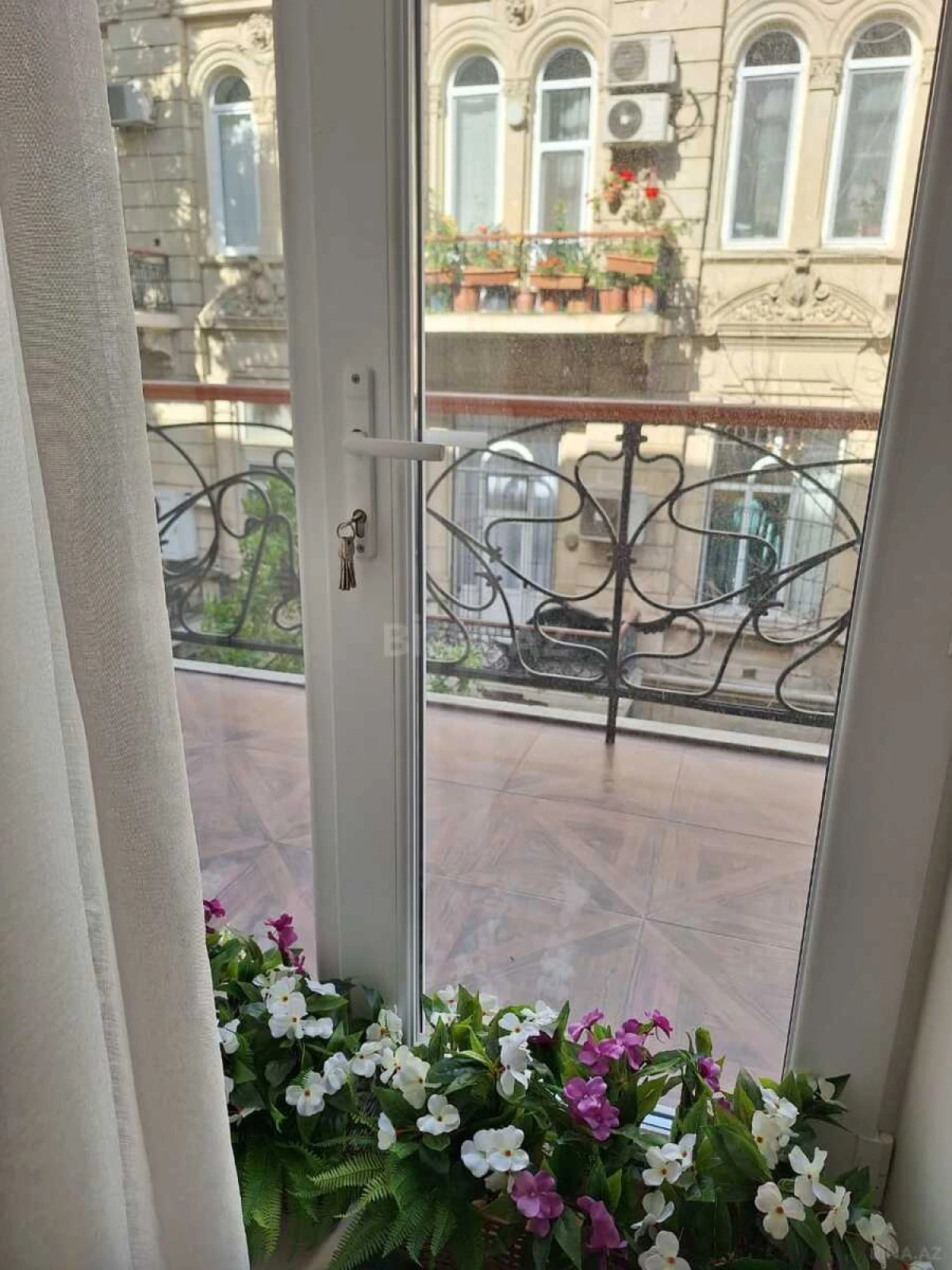 Kirayə verilir 2 otaqlı mənzil 80 m²