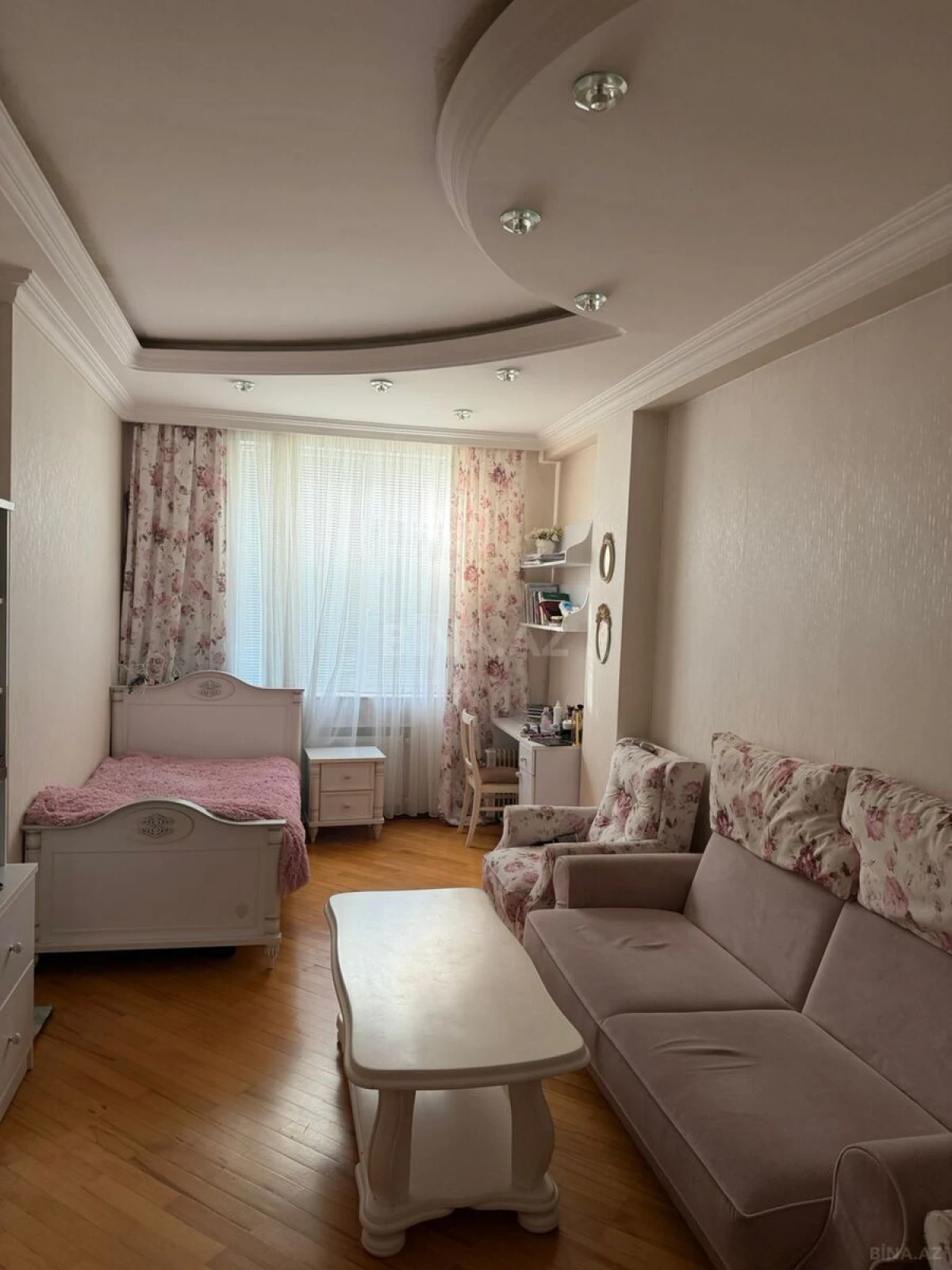 Satılır 4 otaqlı mənzil 165 m²