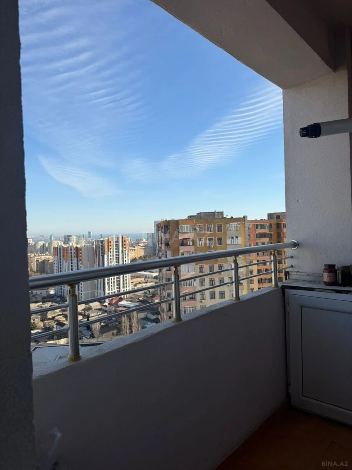 Satılır 4 otaqlı mənzil 165 m²