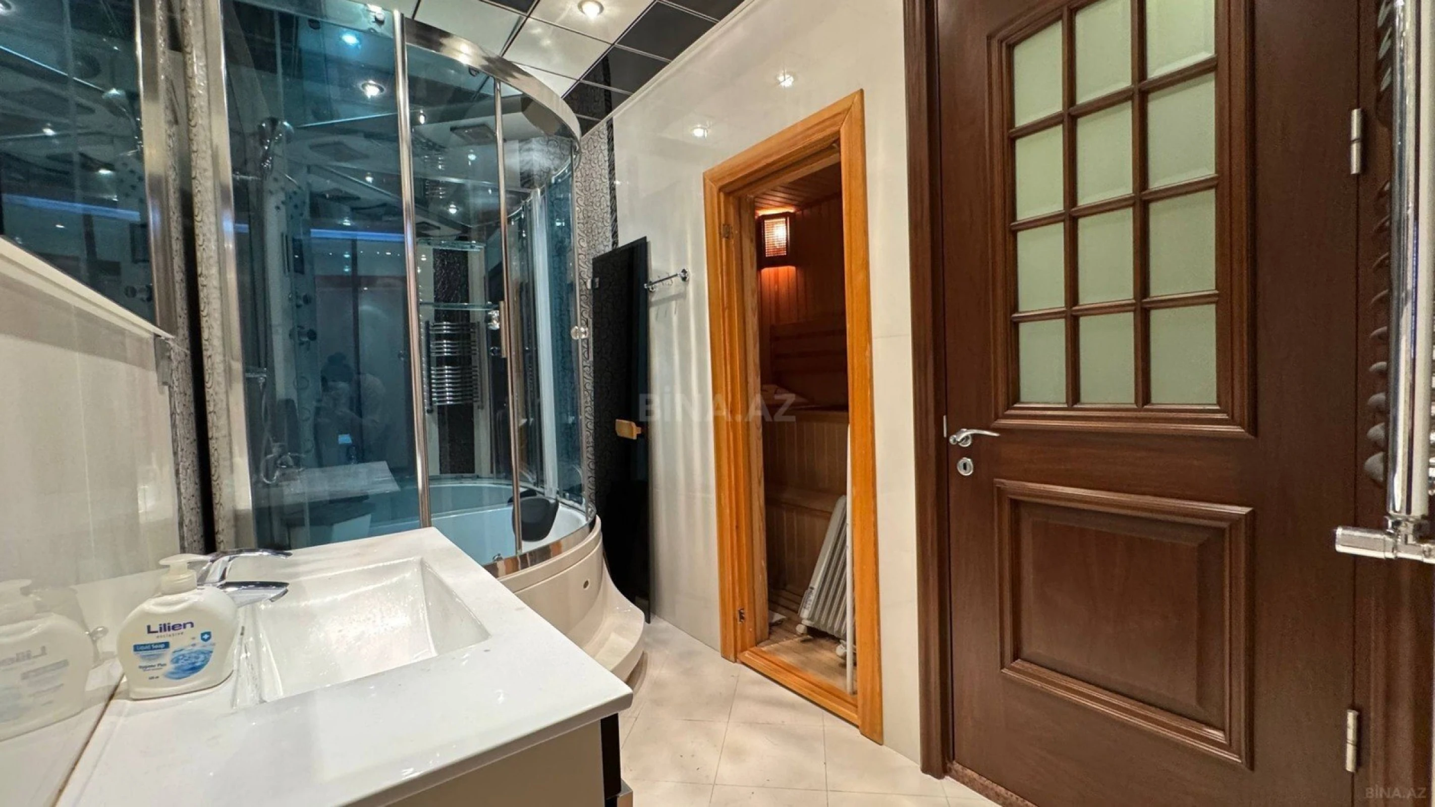 Satılır 6 otaqlı mənzil 320 m²