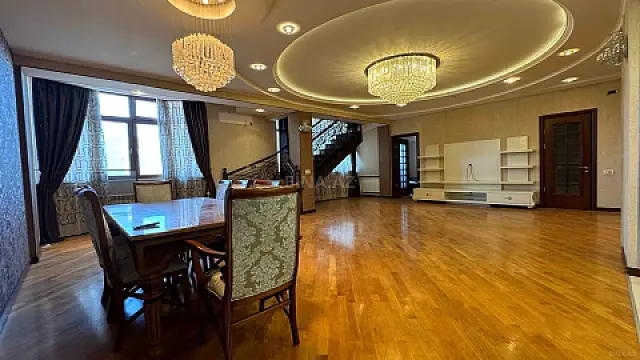 Satılır 6 otaqlı mənzil 320 m² — Bakı, Memar Əcəmi yanı 6 otaq 320.00 m²