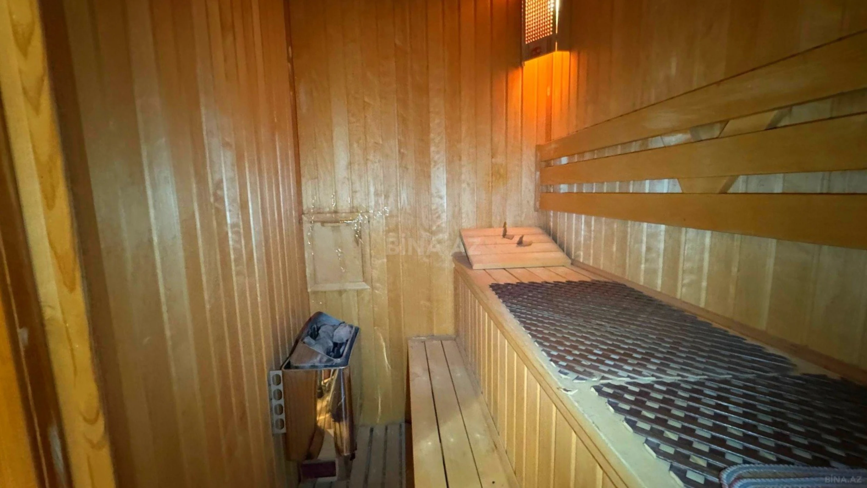 Satılır 6 otaqlı mənzil 320 m²