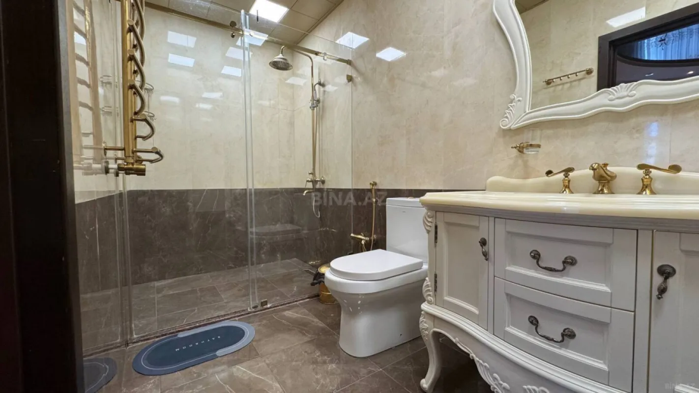 Satılır 6 otaqlı mənzil 320 m²