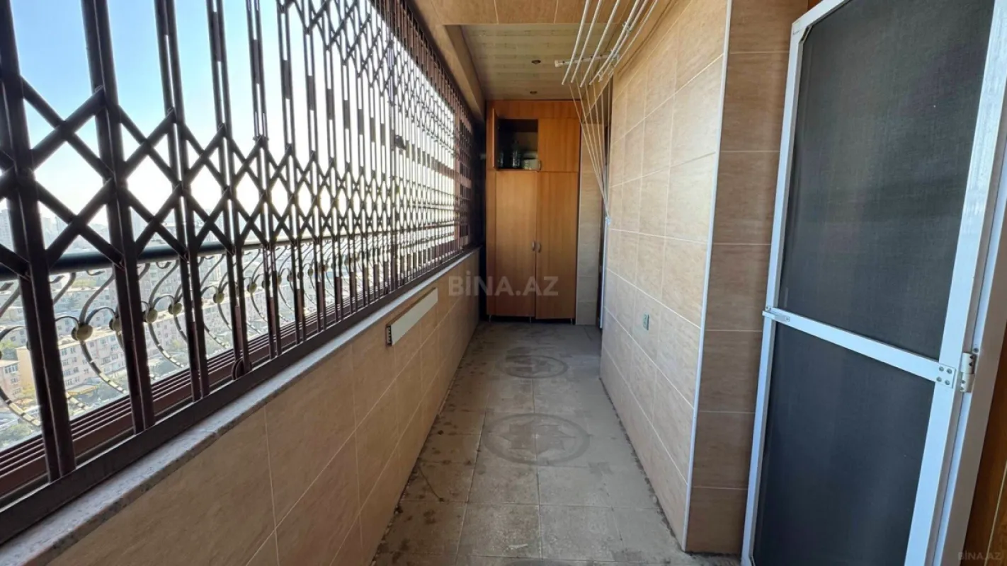 Satılır 6 otaqlı mənzil 320 m²