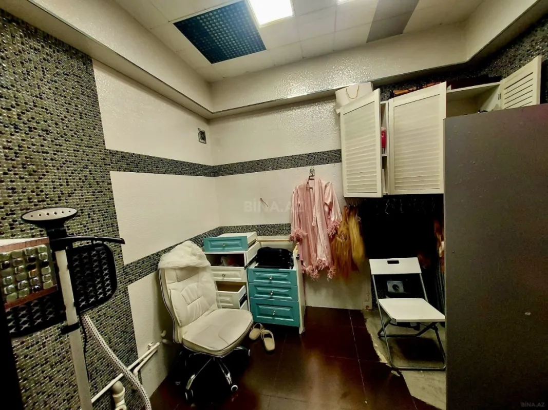 Satılır obyekt 240 m²