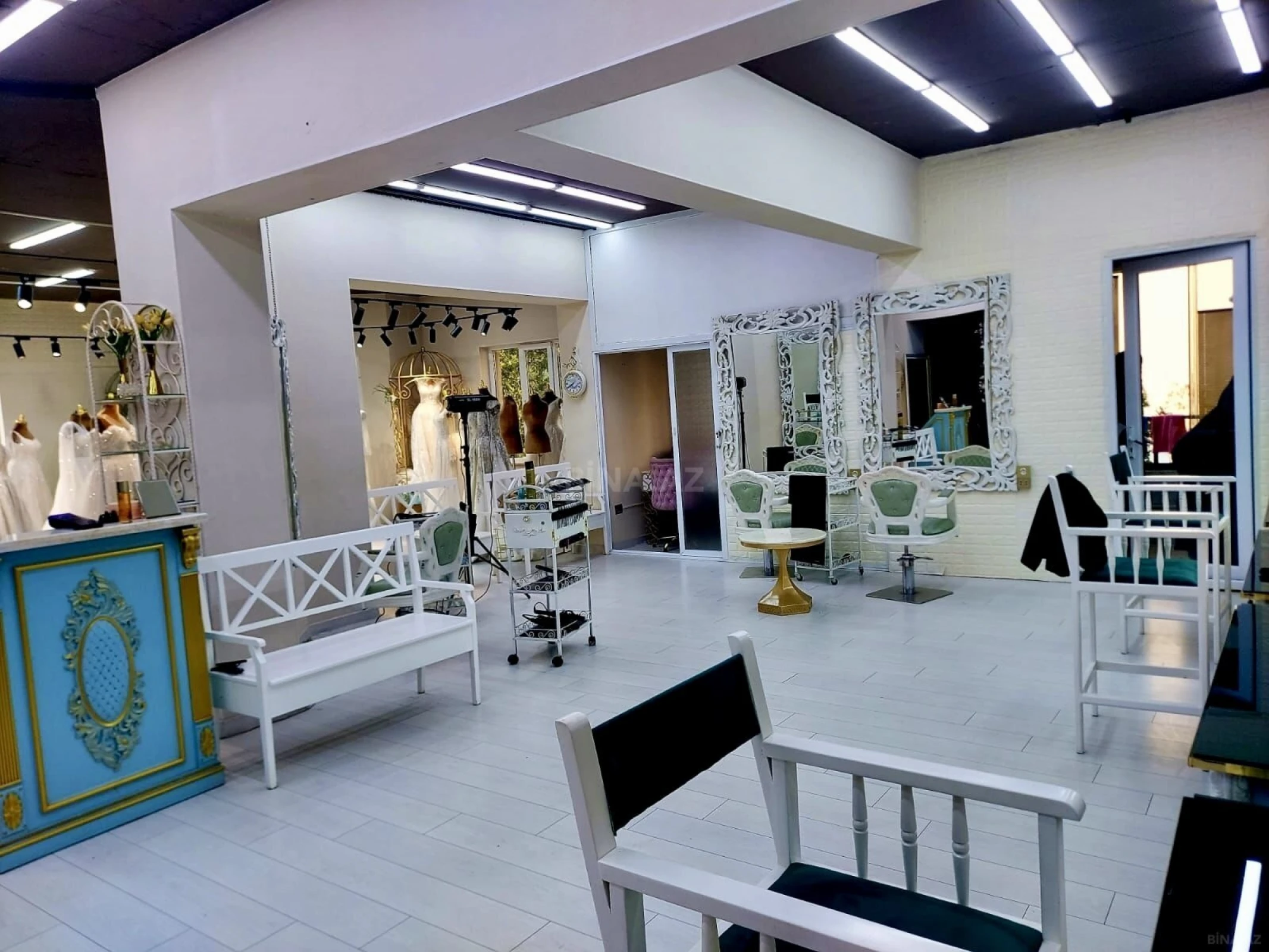 Satılır obyekt 240 m²