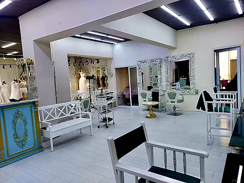 Satılır obyekt 240 m²