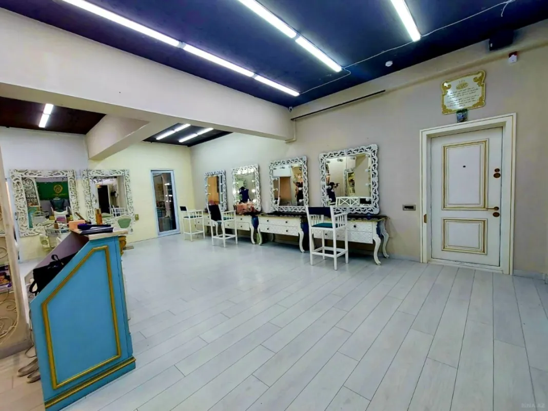 Satılır obyekt 240 m²