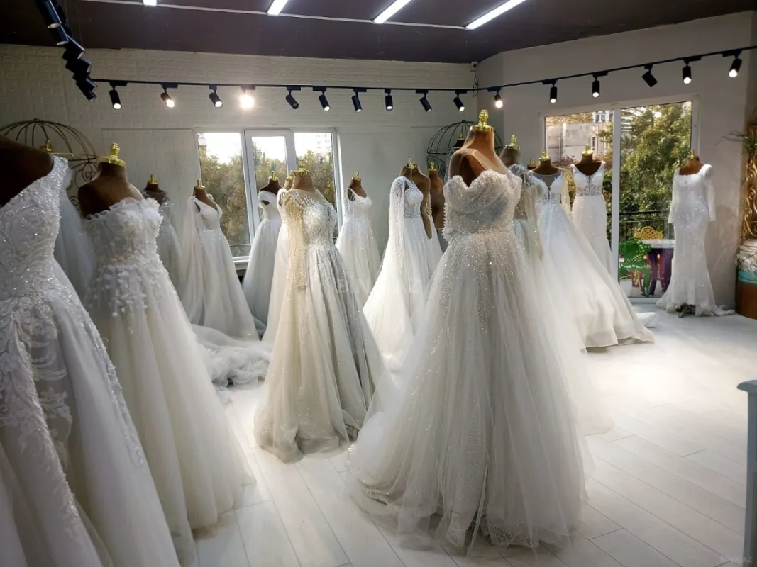 Satılır obyekt 240 m²