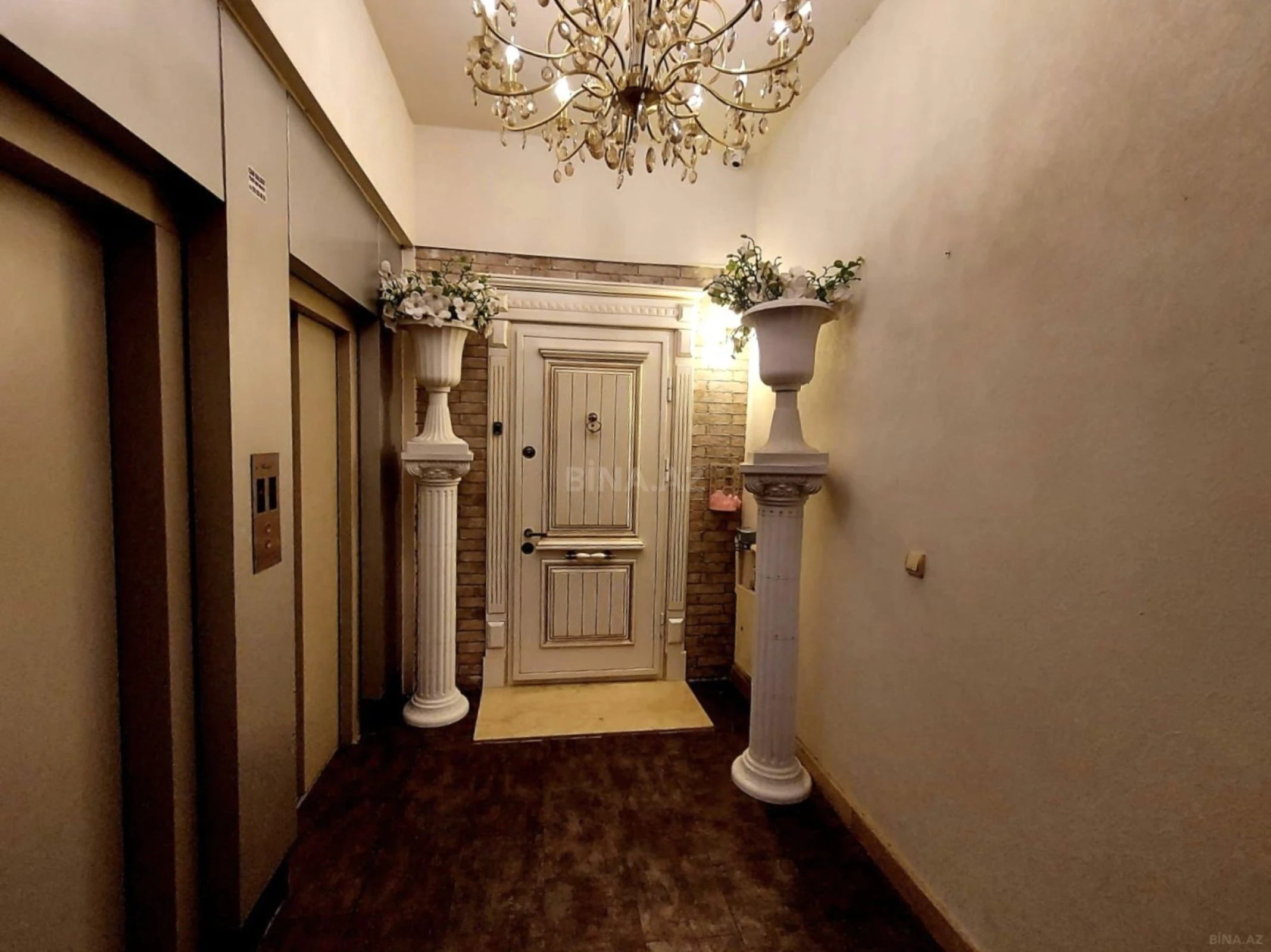 Satılır obyekt 240 m²