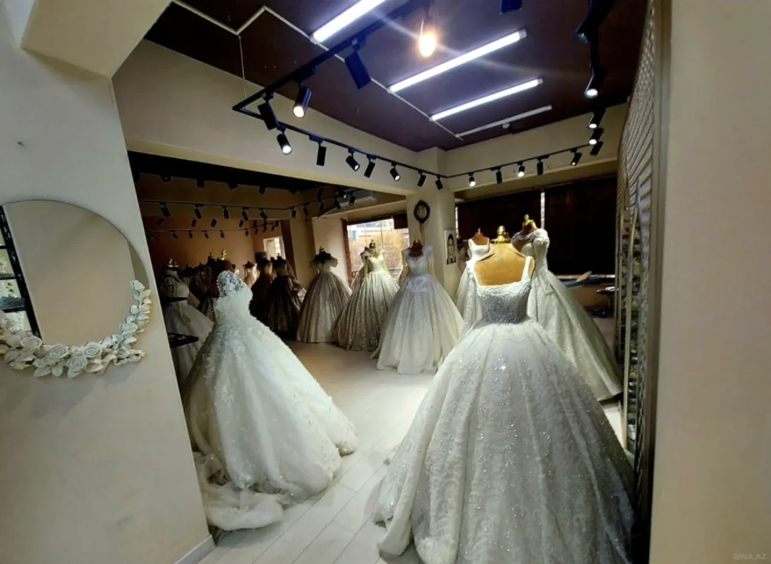 Satılır obyekt 240 m²