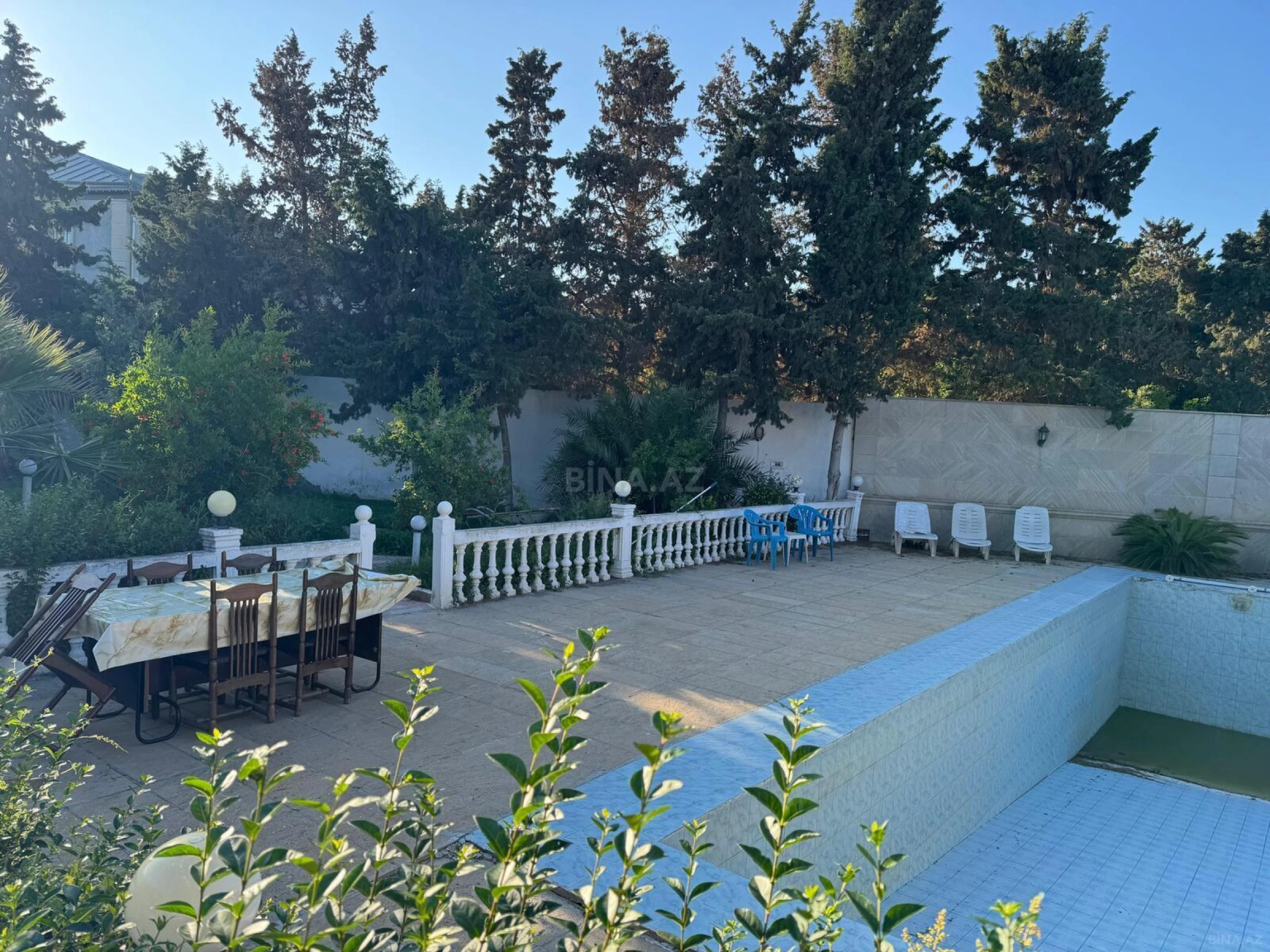 Satılır 6 otaqlı həyət evi 610 m²
