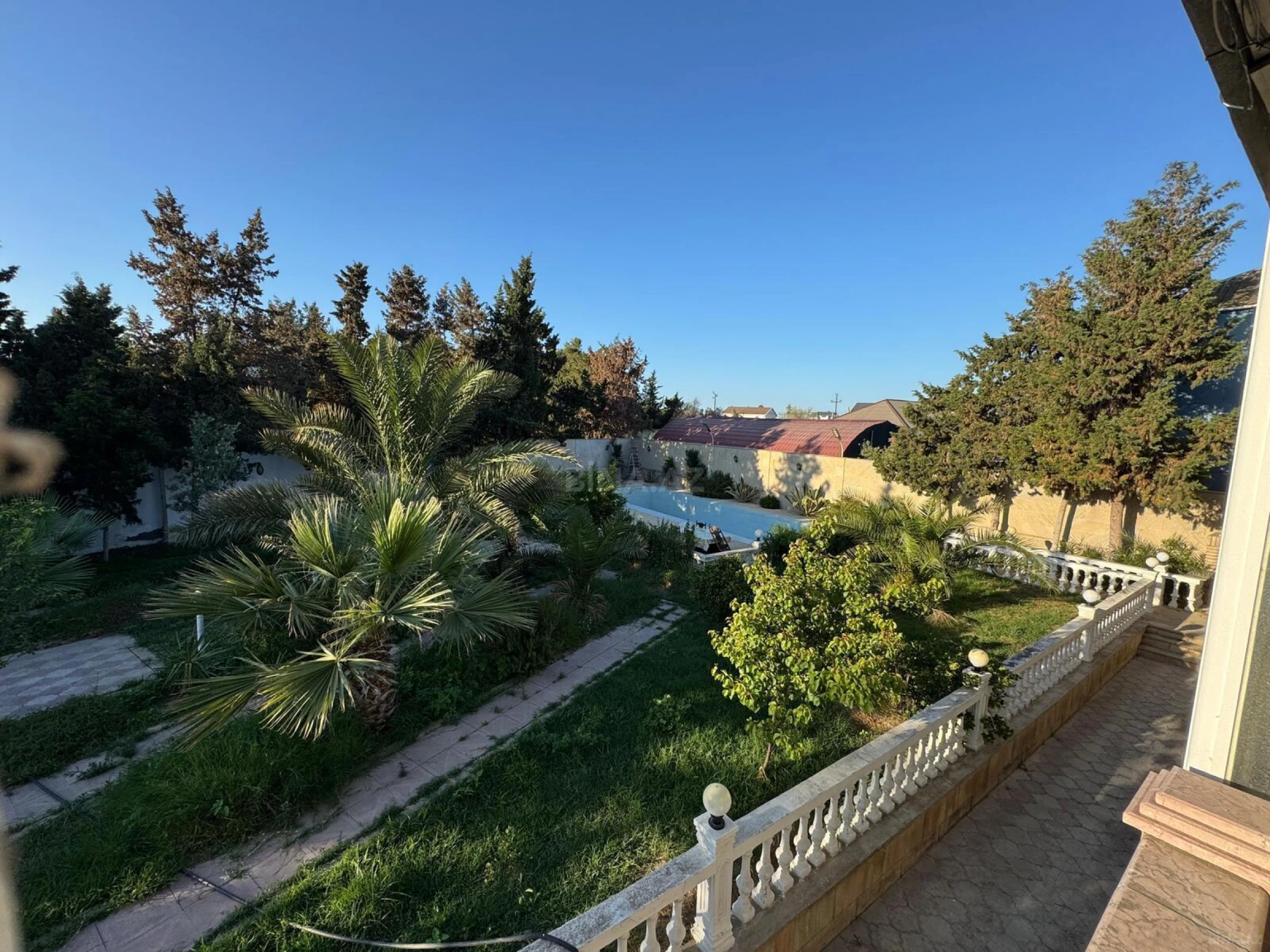 Satılır 6 otaqlı həyət evi 610 m²