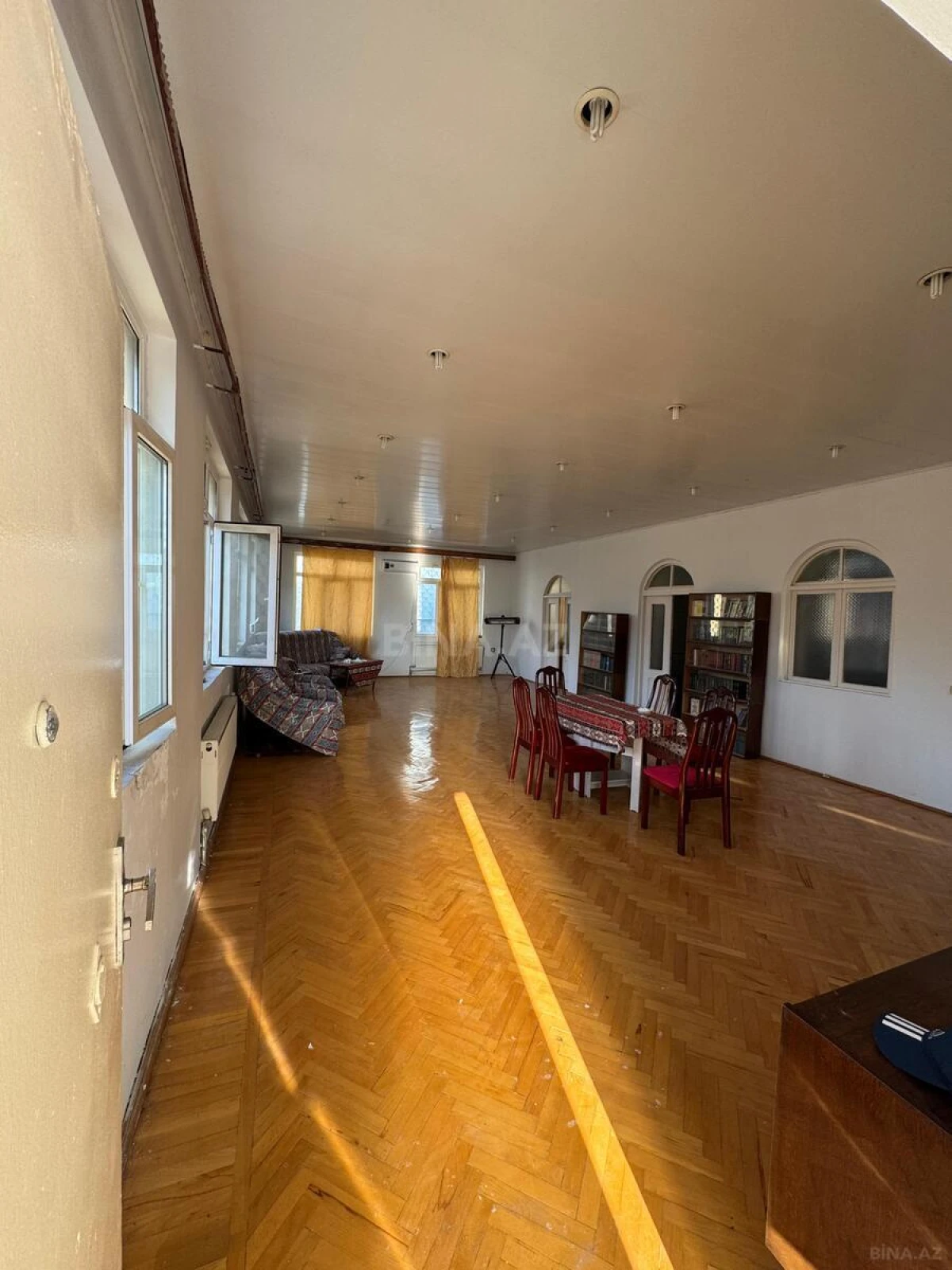 Satılır 6 otaqlı həyət evi 610 m²