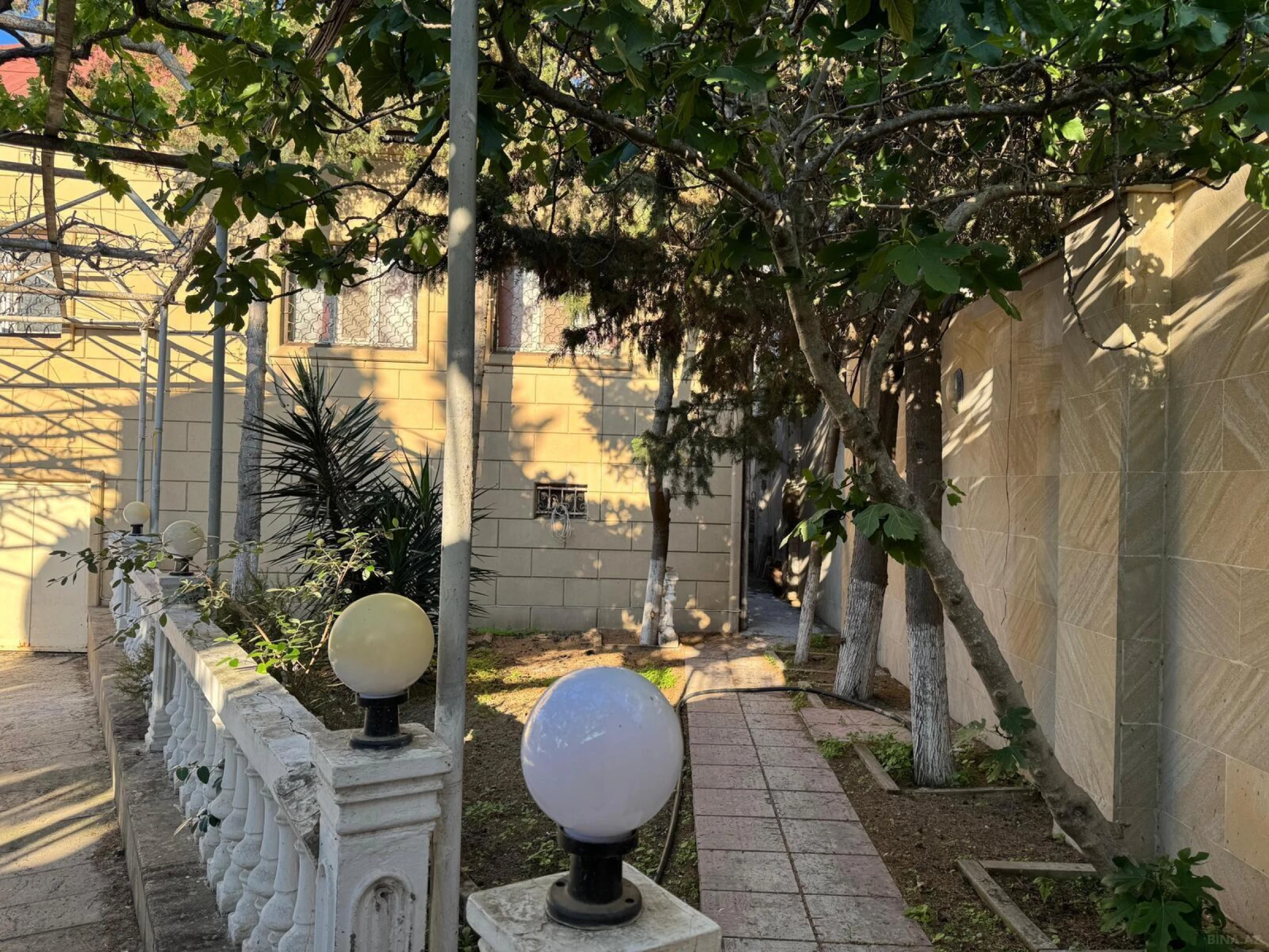 Satılır 6 otaqlı həyət evi 610 m²