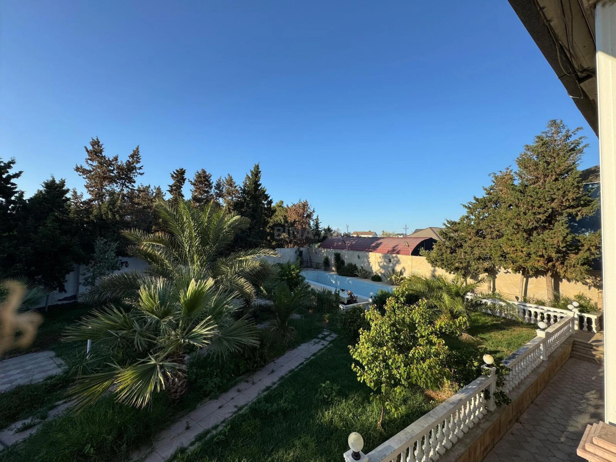 Satılır 6 otaqlı həyət evi 610 m²