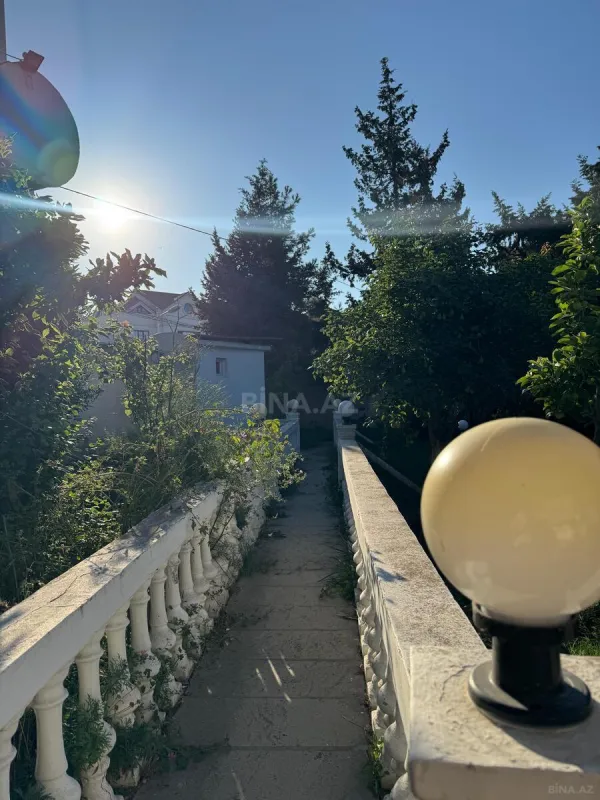 Satılır 6 otaqlı həyət evi 610 m²