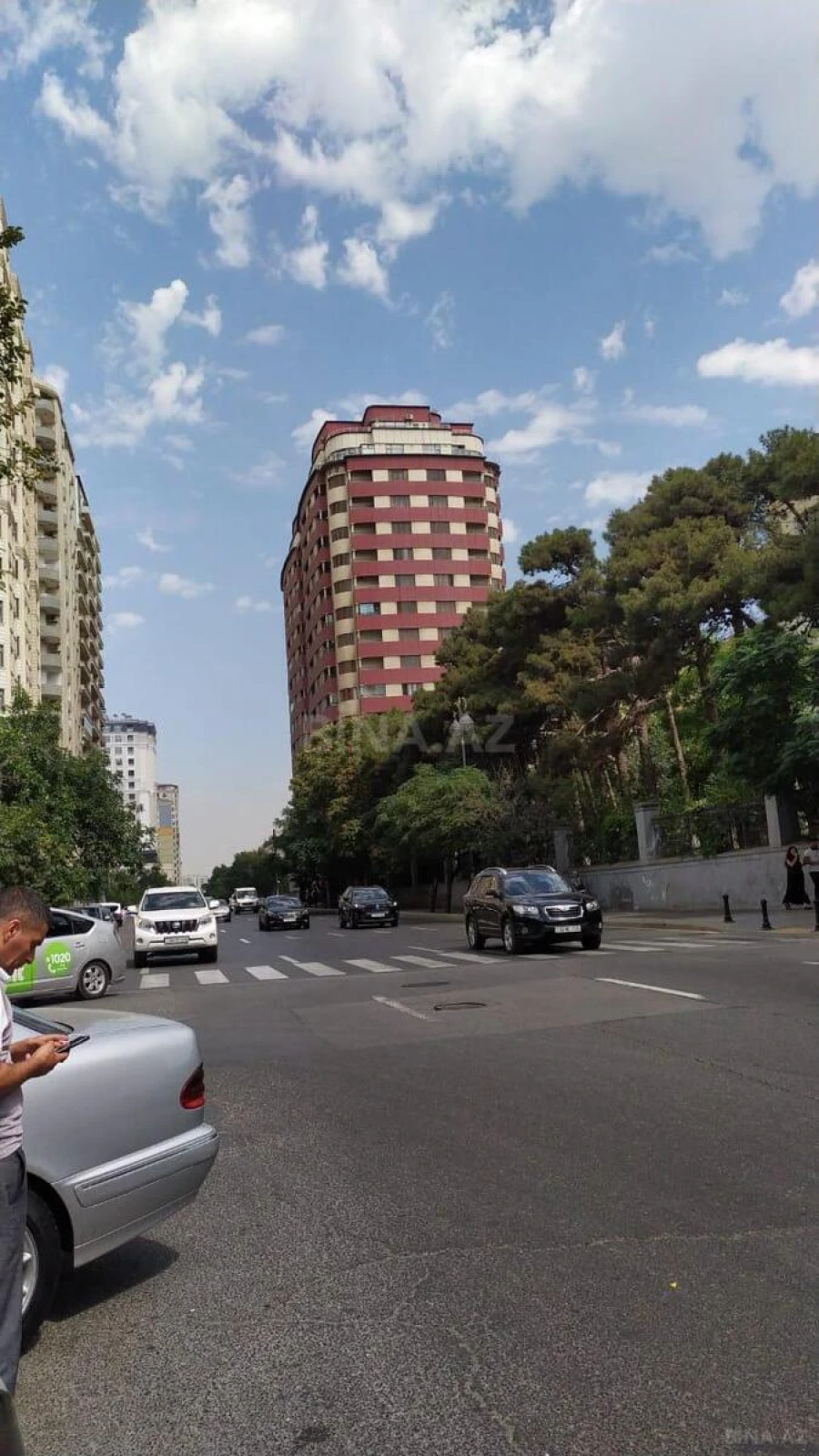 Satılır 3 otaqlı mənzil 190 m²