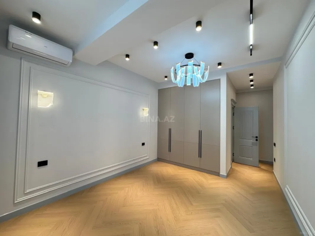 Satılır 4 otaqlı mənzil 117 m²