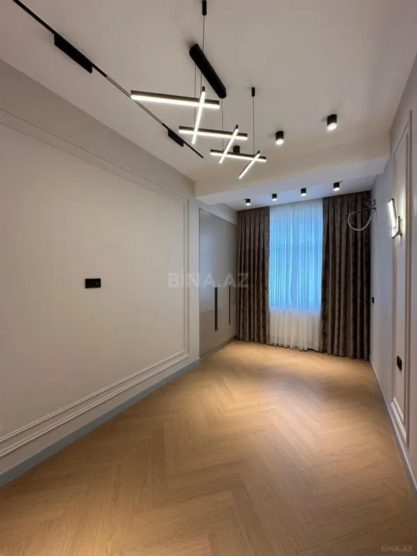 Satılır 4 otaqlı mənzil 117 m²