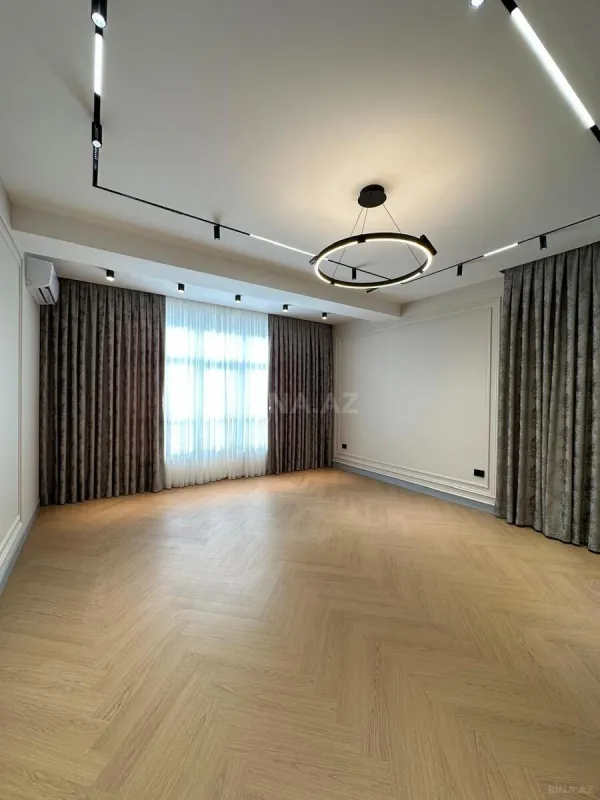 Satılır 4 otaqlı mənzil 117 m²