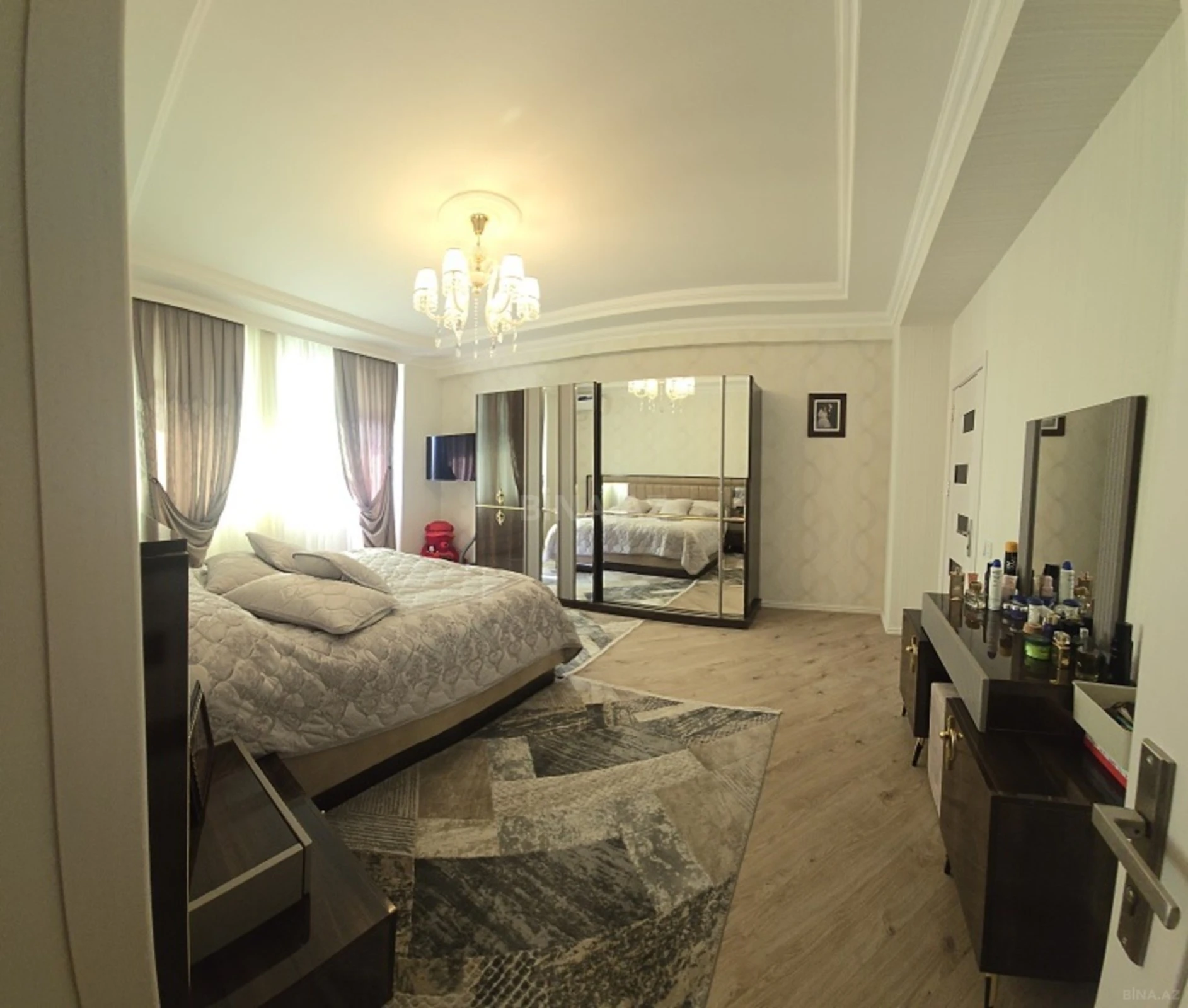 Satılır 3 otaqlı mənzil 150 m²