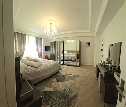 Satılır 3 otaqlı mənzil 150 m²