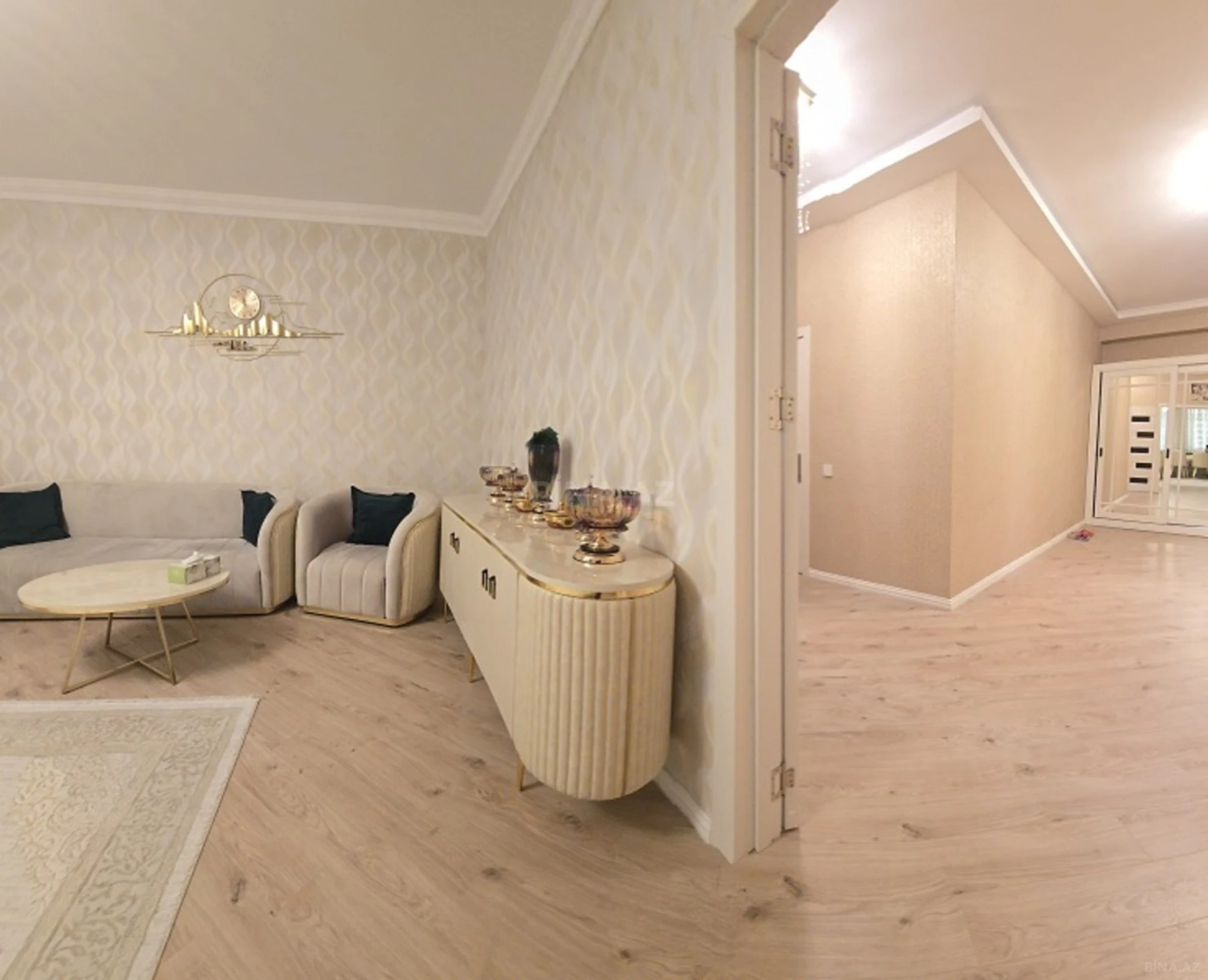 Satılır 3 otaqlı mənzil 150 m²