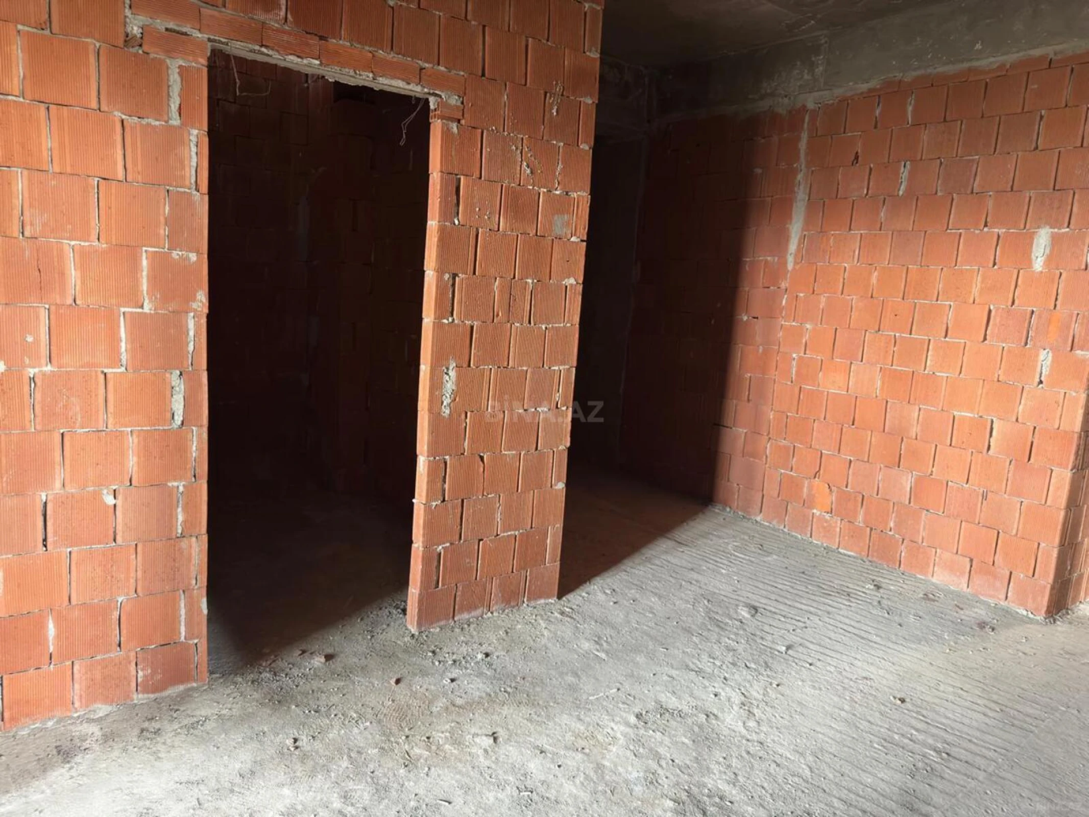 Satılır 3 otaqlı mənzil 138 m²