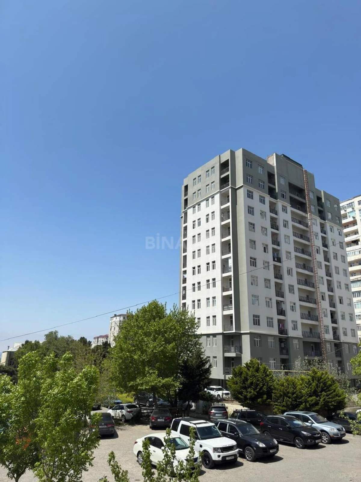 Satılır 3 otaqlı mənzil 138 m²